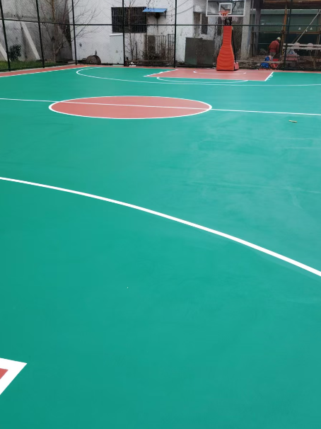 林口 球场长期使用易出现地面开裂